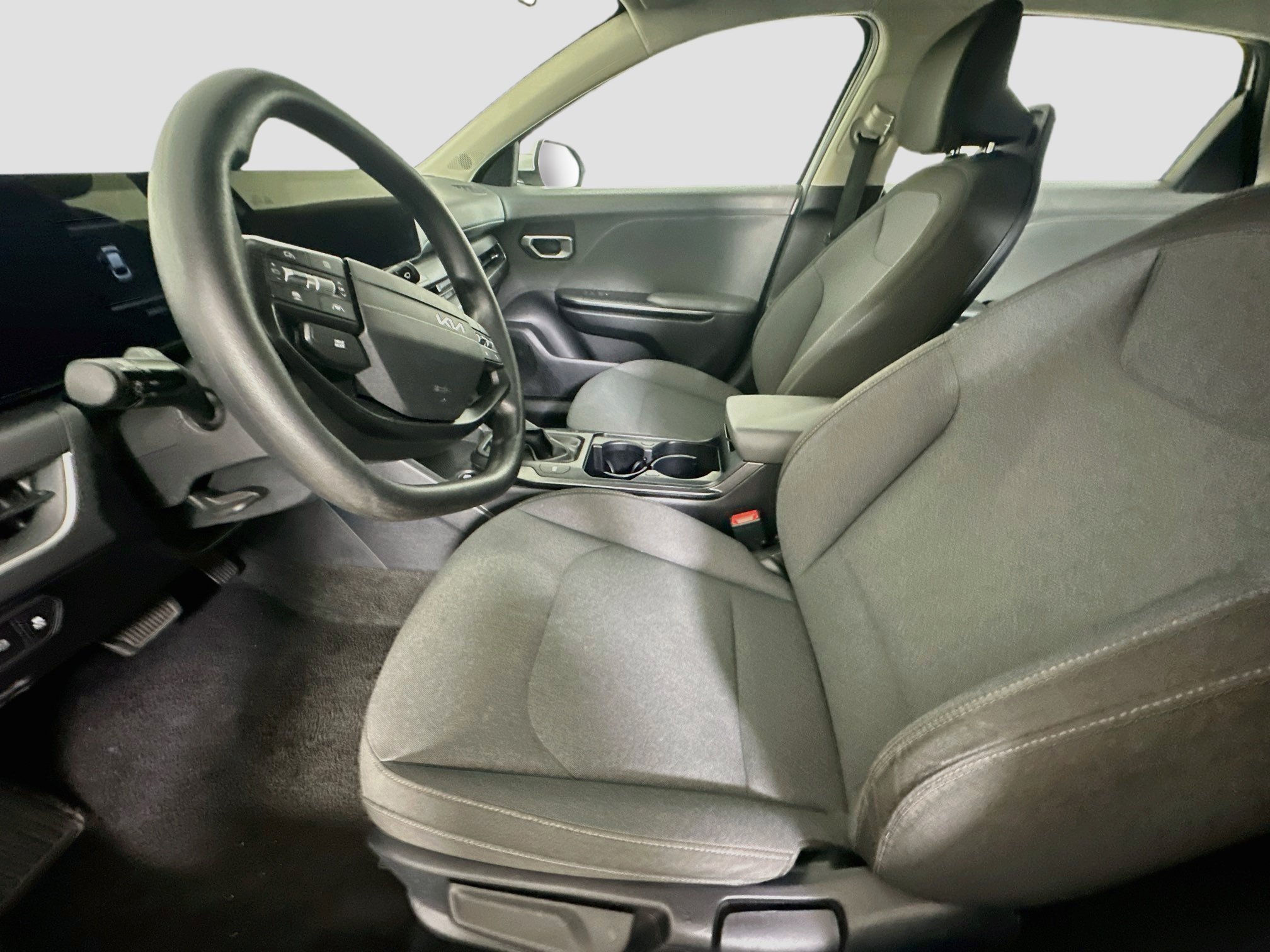 Used 2025 Kia K4 FWD image 13