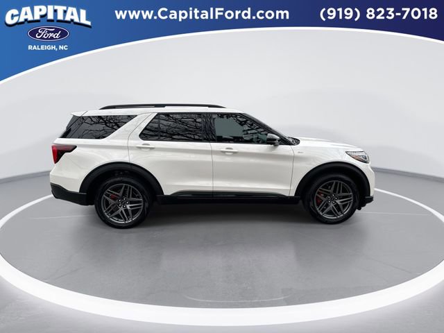 Certified 2025 Ford Explorer ST-Line w/ Premium Package image 9