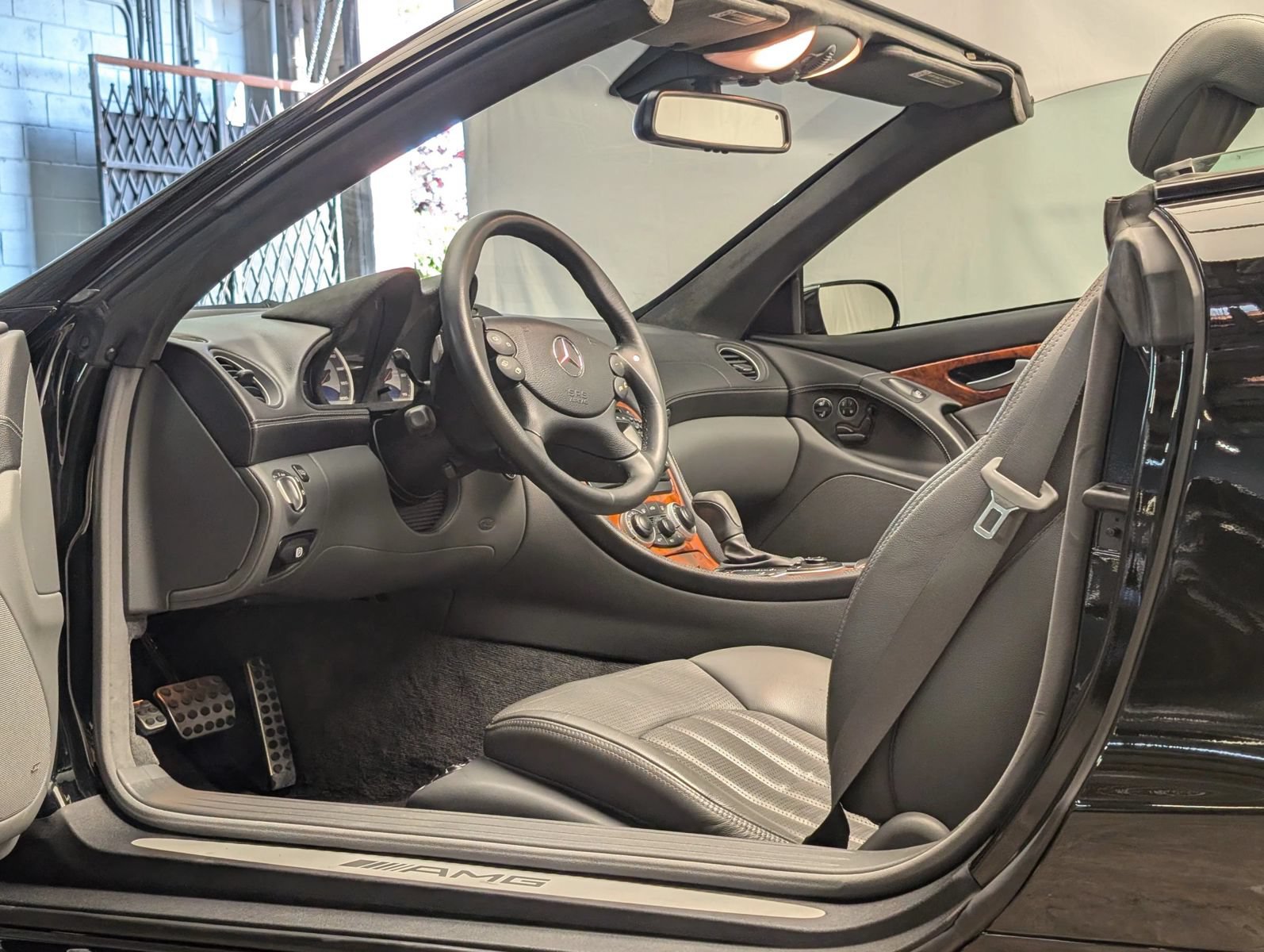 Used 2004 Mercedes-Benz SL 55 AMG image 10
