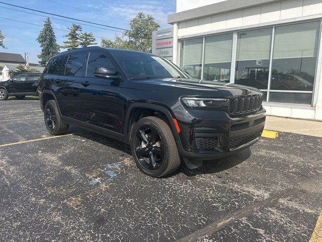 Used 2022 Jeep Grand Cherokee L Laredo image 3