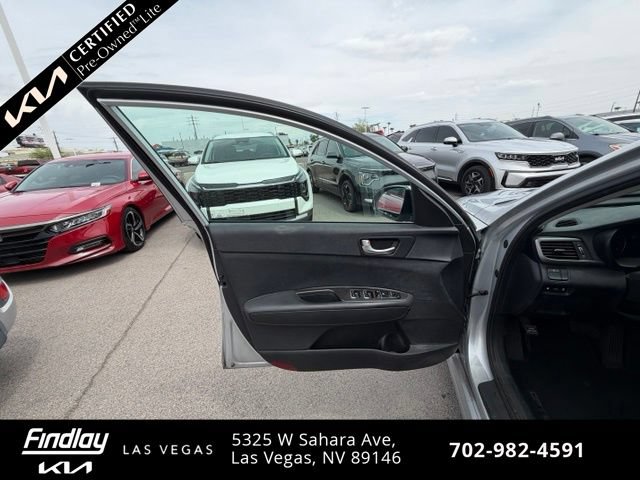Used 2017 Kia Optima LX FWD image 11