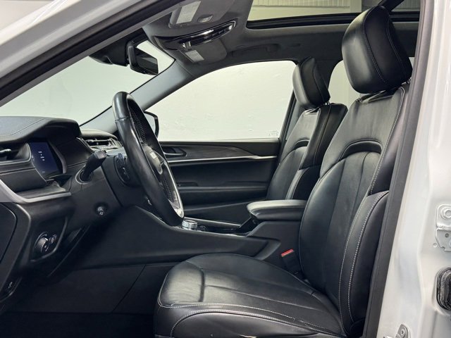 Used 2021 Jeep Grand Cherokee L Limited w/ Luxury Tech Group II image 13