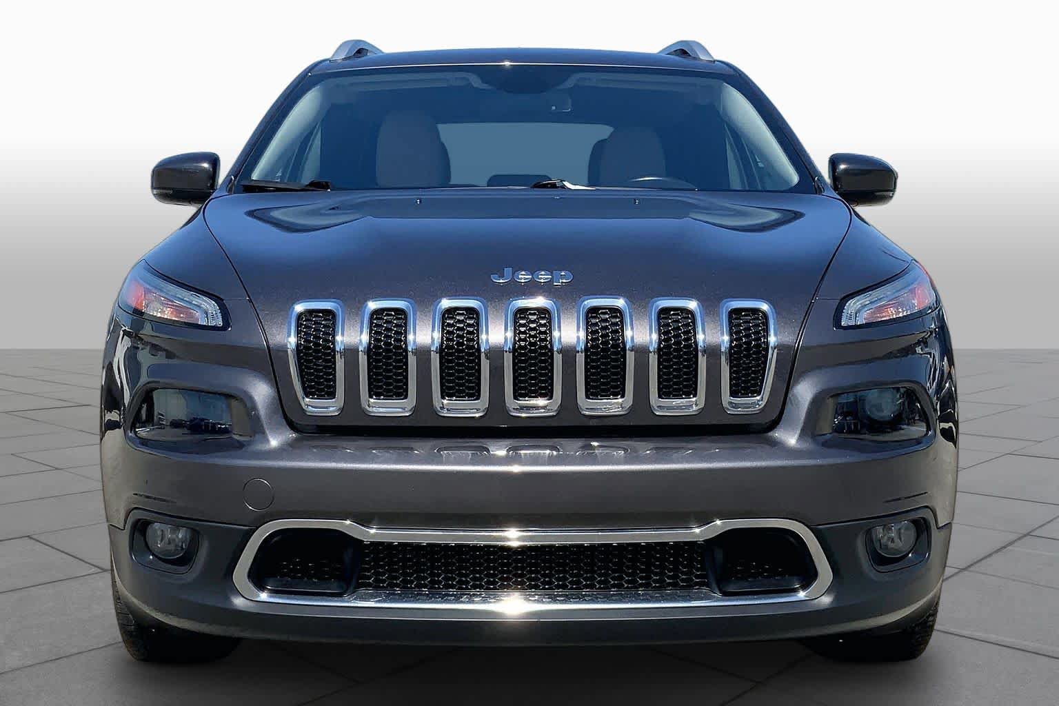 Used 2018 Jeep Cherokee Limited FWD image 4