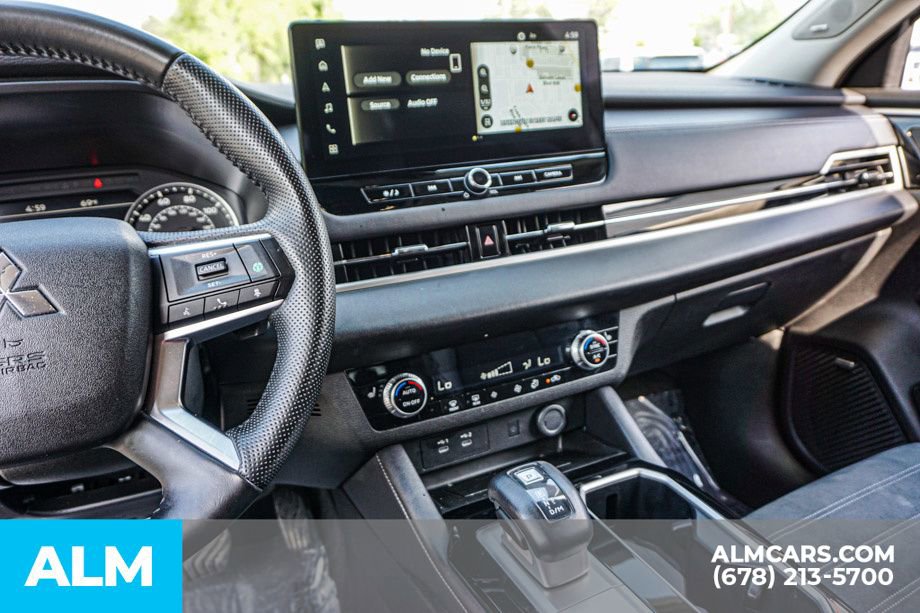 Used 2025 Mitsubishi Outlander SE FWD image 35