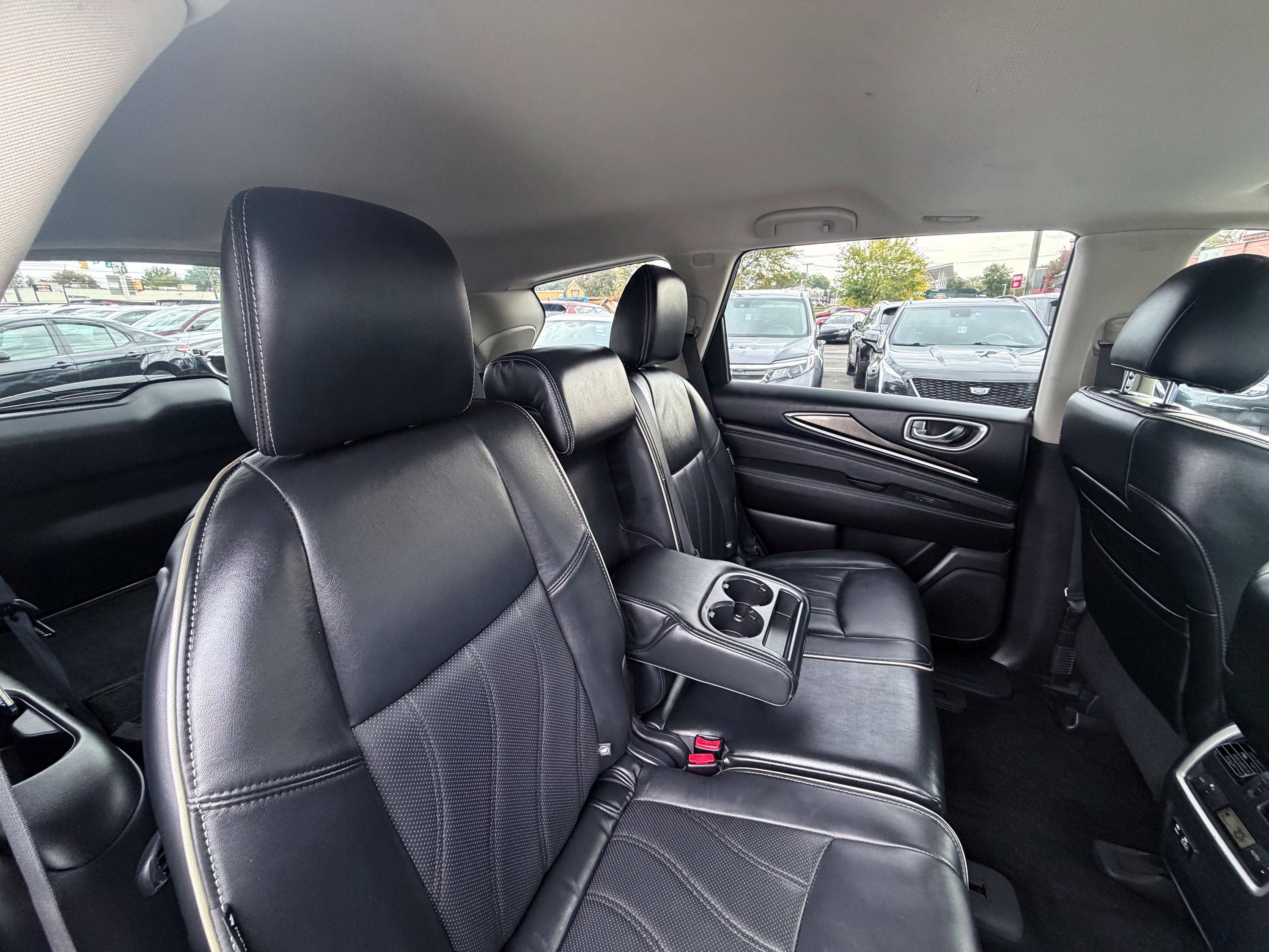 Used 2019 INFINITI QX60 Luxe w/ Essential Package AWD/4WD image 23