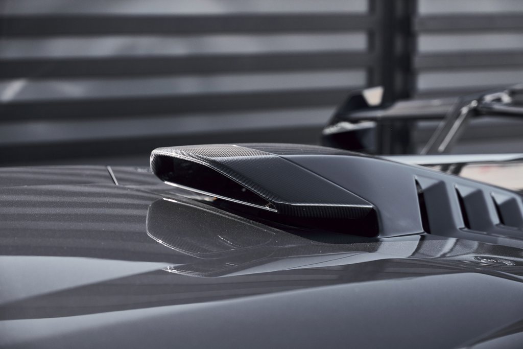 Used 2023 Lamborghini Huracan STO image 13