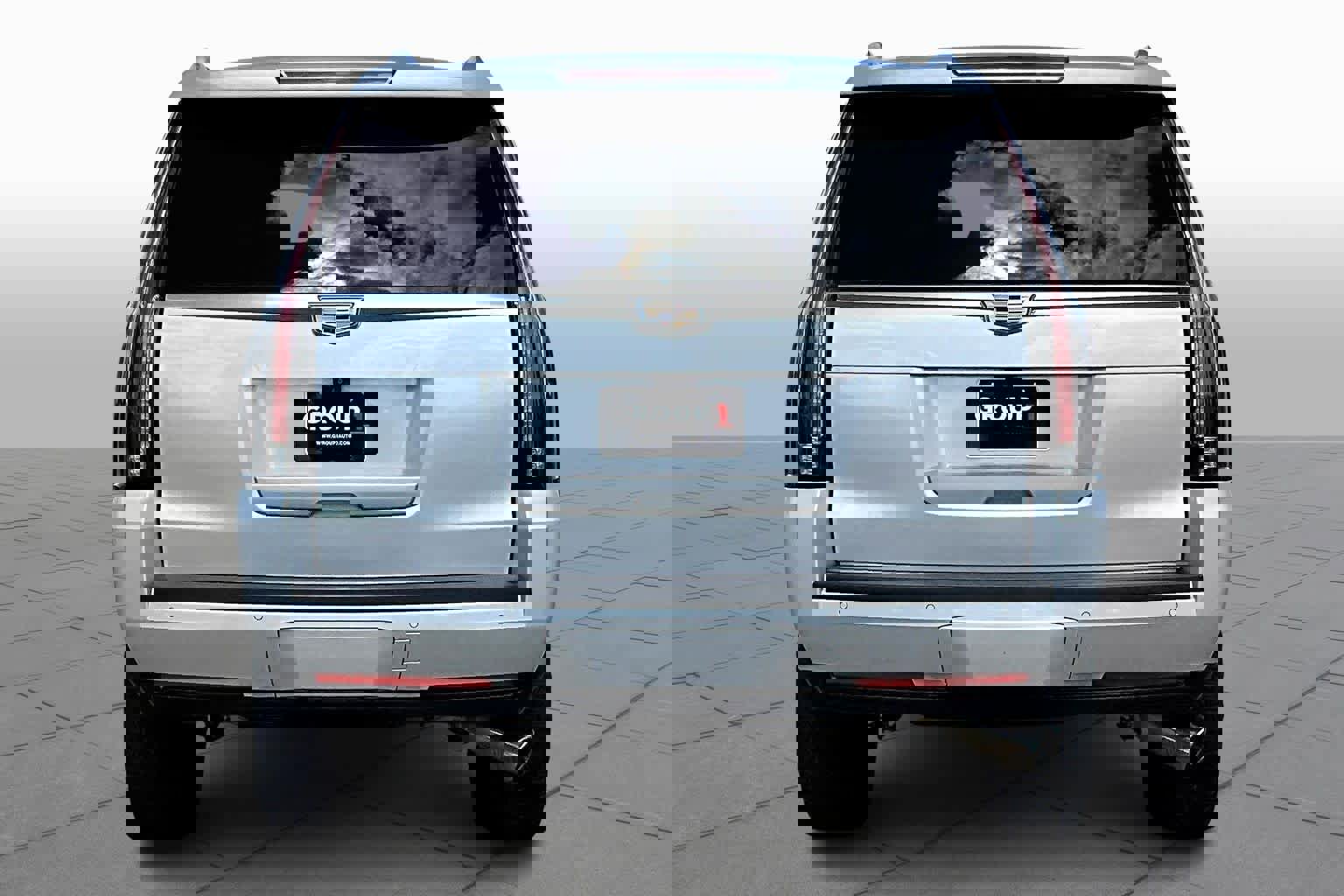 Used 2017 Cadillac Escalade Premium Luxury image 4