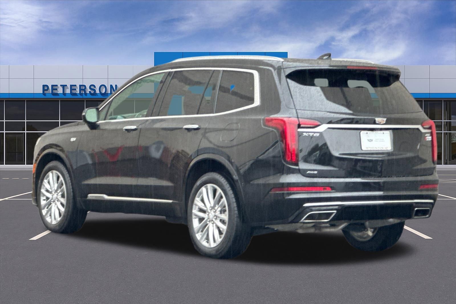 Used 2023 Cadillac XT6 Premium Luxury w/ Technology Package AWD/4WD image 6