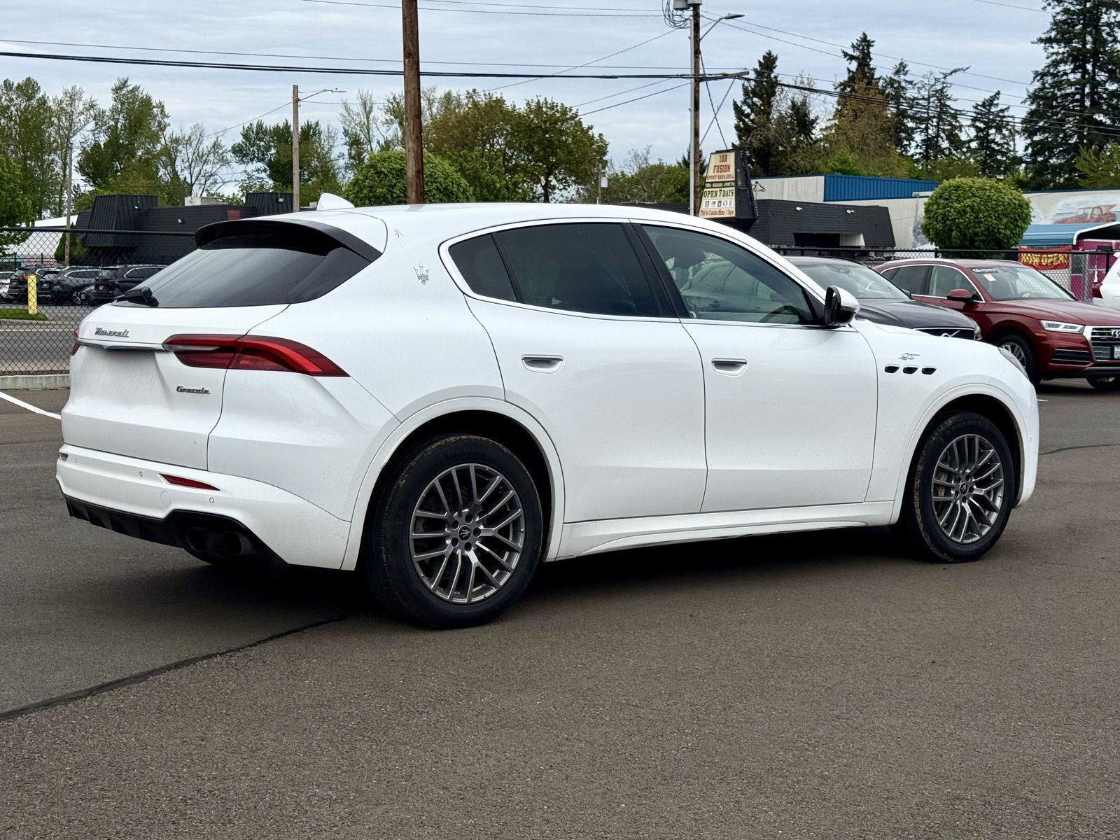 Used 2024 Maserati Grecale GT image 7