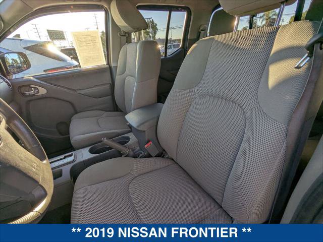 Used 2019 Nissan Frontier SV image 12