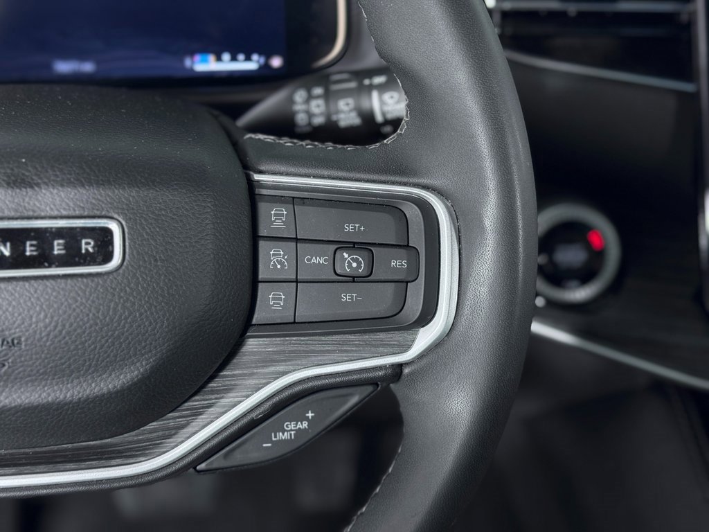 Used 2023 Jeep Wagoneer L Series II image 21