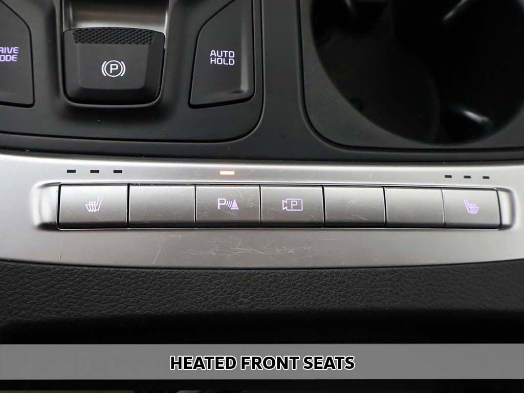Used 2025 Kia Carnival FWD image 7