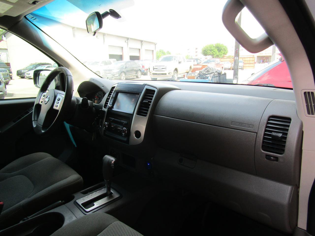 Used 2019 Nissan Frontier SV AWD/4WD image 11