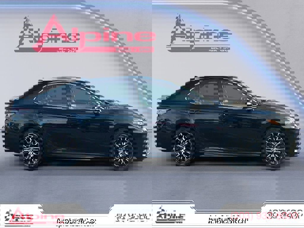 Used 2024 Toyota Camry SE image 6