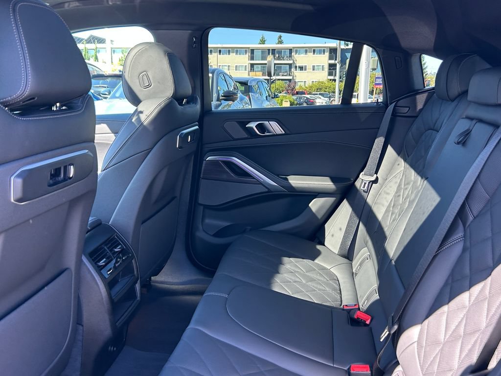 Used 2026 BMW X6 xDrive40i AWD/4WD image 30