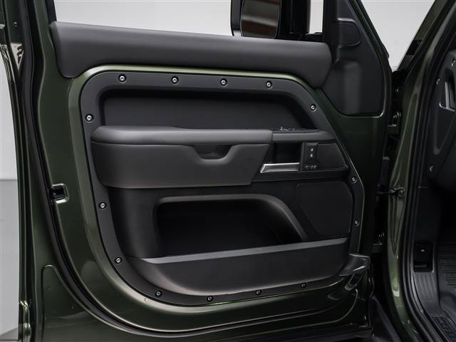 New 2026 Land Rover Defender 110 X-Dynamic SE AWD/4WD image 23