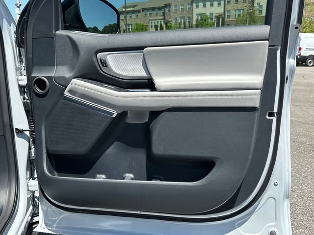 New 2026 Ford Expedition Active RWD image 14