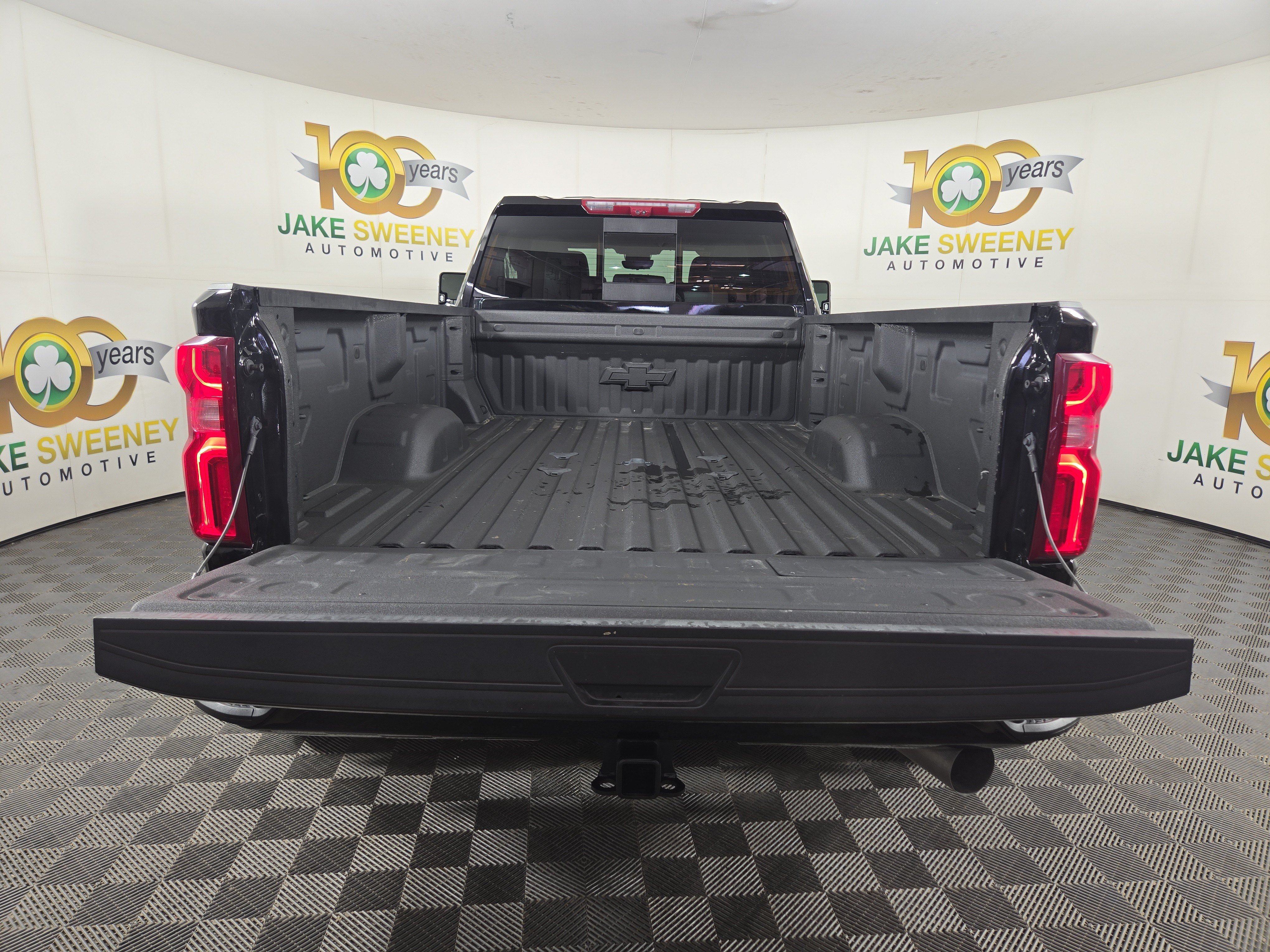Used 2025 Chevrolet Silverado 3500 High Country w/ High Country Premium Package AWD/4WD image 36