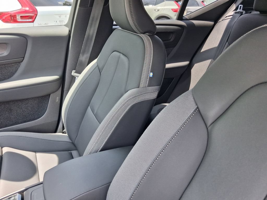Certified 2023 Volvo XC40 Recharge Core w/ Protection Package Premier AWD/4WD image 15