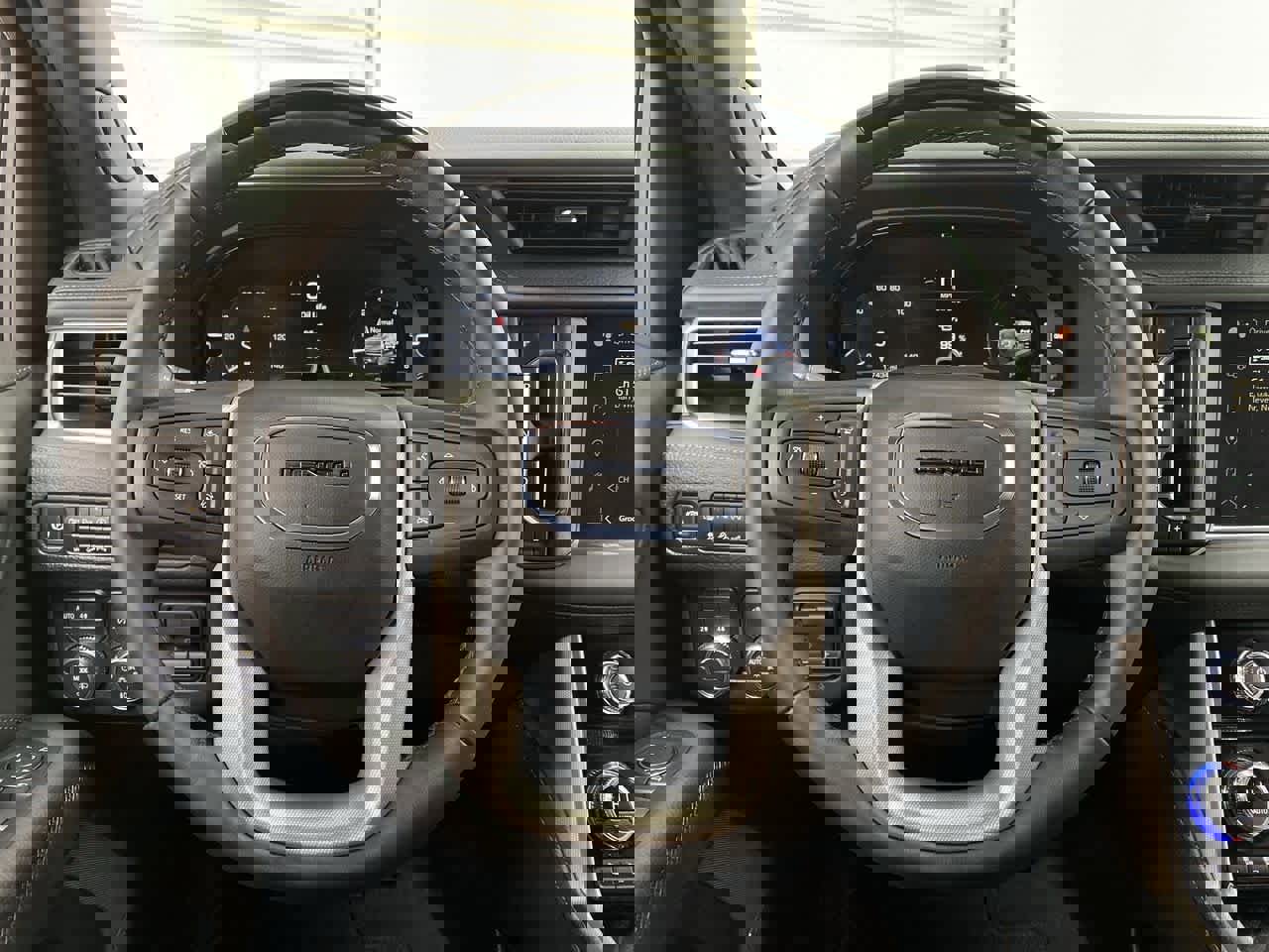 Used 2024 GMC Yukon Denali w/ Advanced Technology Package image 19