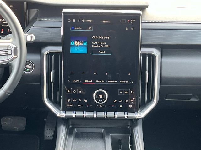 Used 2025 GMC Acadia Elevation image 15