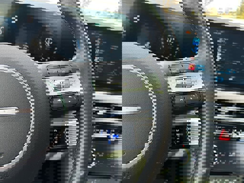 Used 2025 Hyundai Tucson Limited image 18