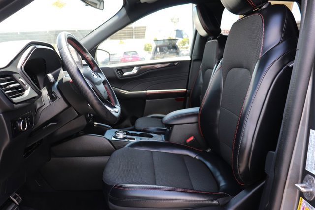 Used 2023 Ford Escape ST-Line FWD image 11