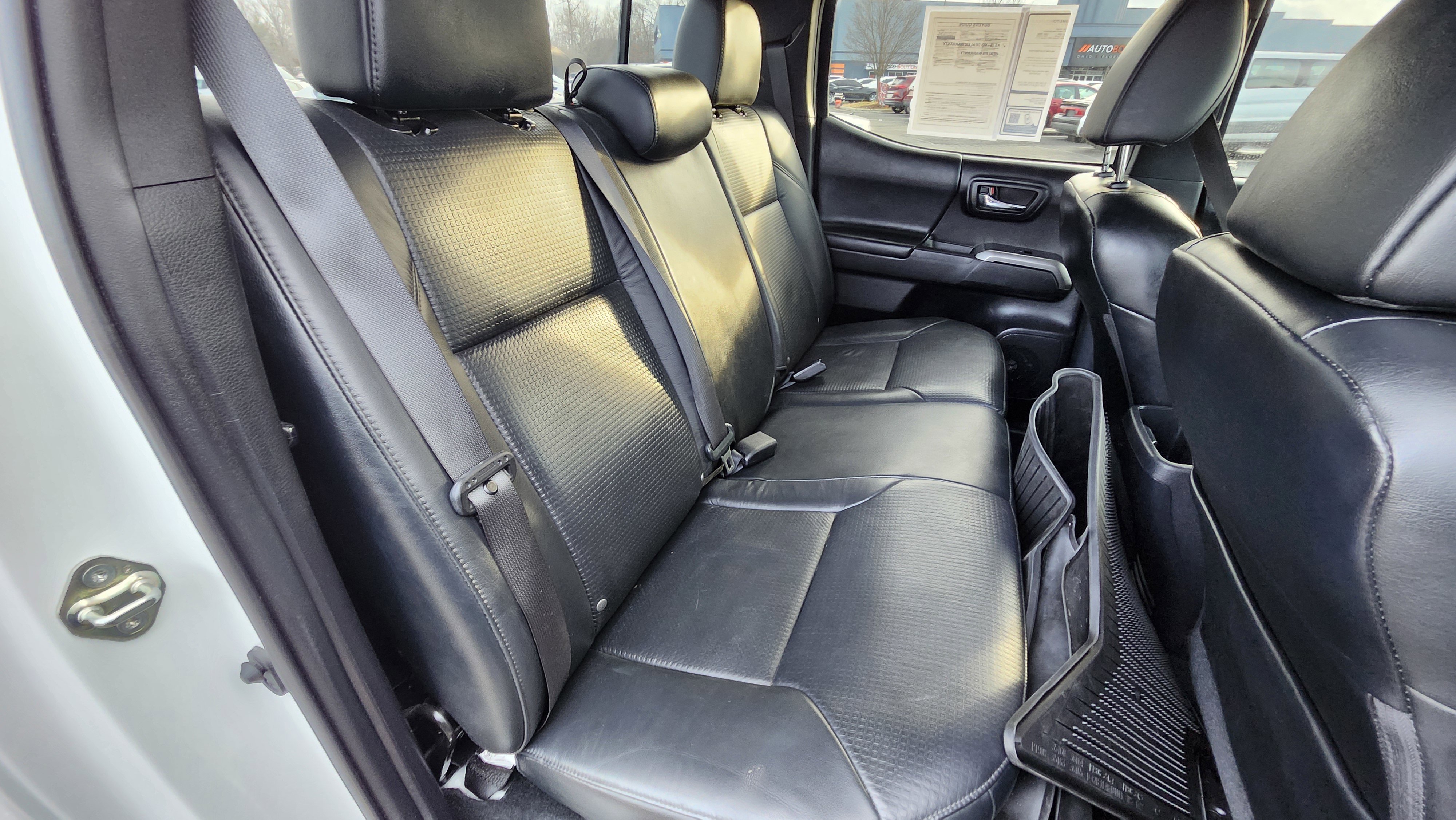 Used 2020 Toyota Tacoma Limited image 24