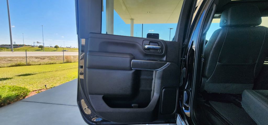 Used 2023 GMC Sierra 3500 AT4 w/ AT4 Preferred Package AWD/4WD image 17
