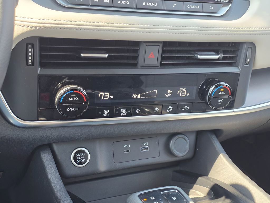 Used 2023 Nissan Rogue SV image 24