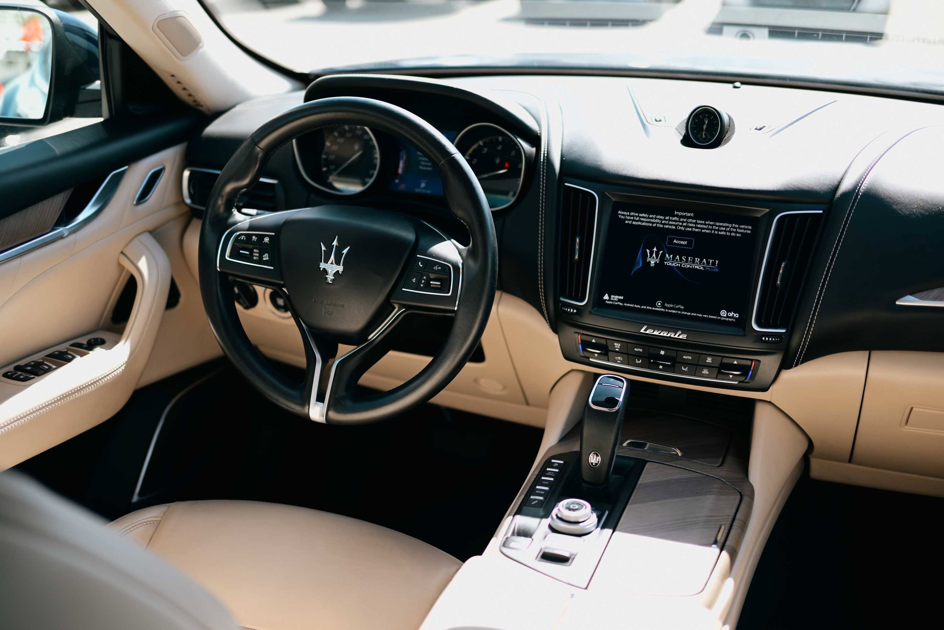 Used 2019 Maserati Levante GranLusso AWD/4WD image 7