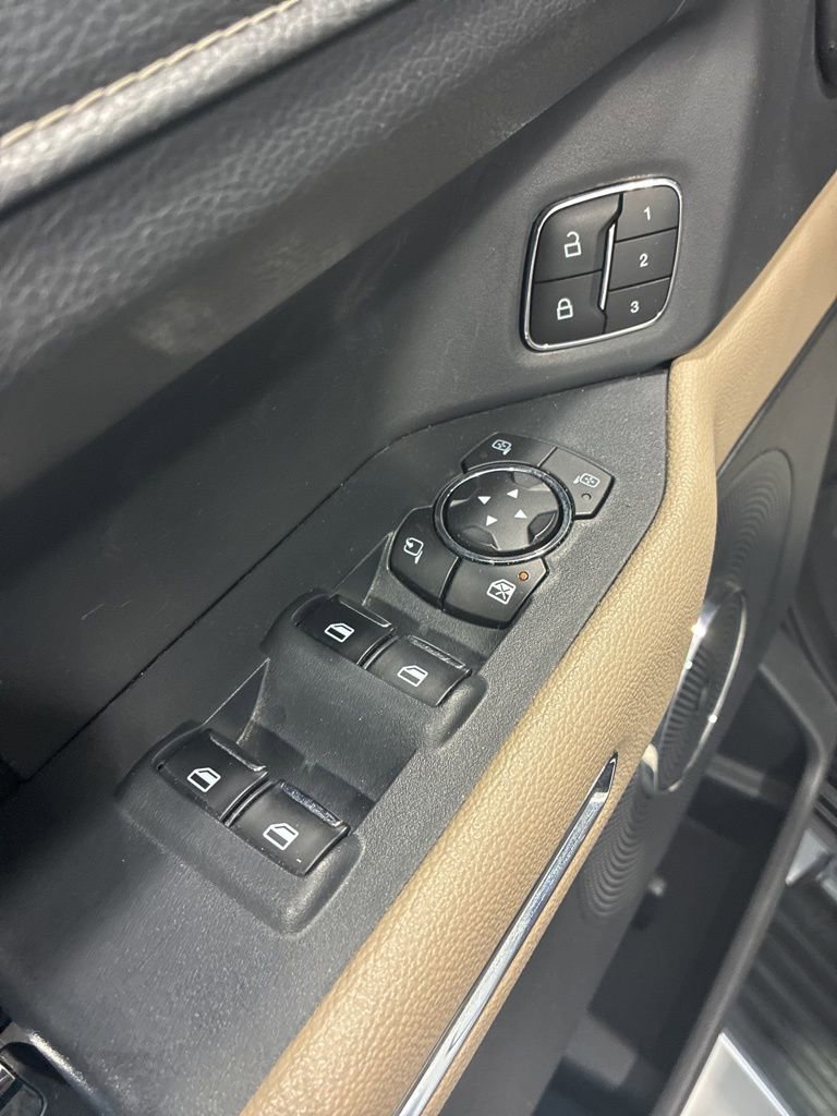 Used 2023 Ford Expedition Limited AWD/4WD image 15