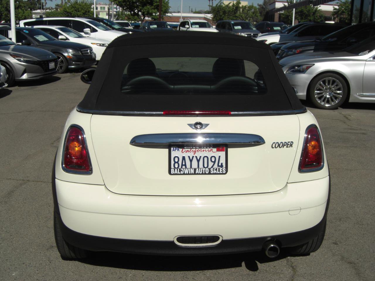 Used 2010 MINI Cooper 2dr image 14