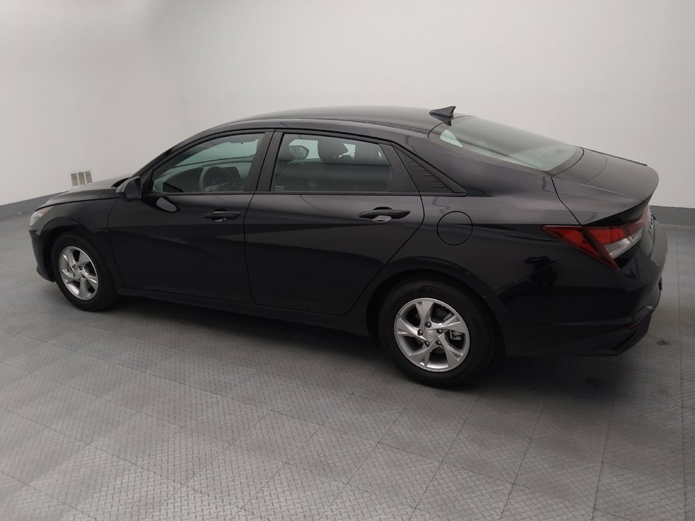 Used 2023 Hyundai Elantra SE FWD image 3