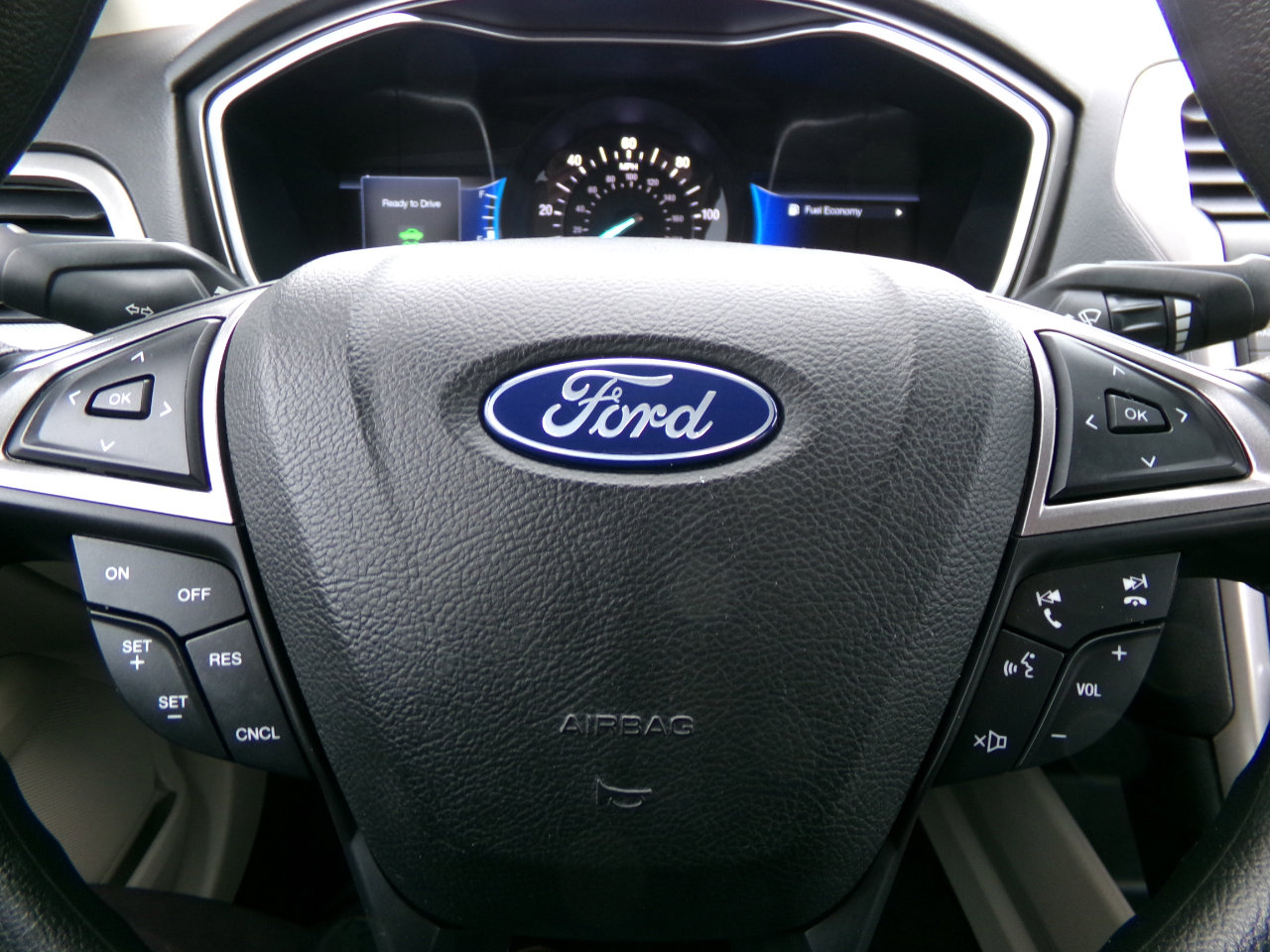 Used 2018 Ford Fusion SE image 15