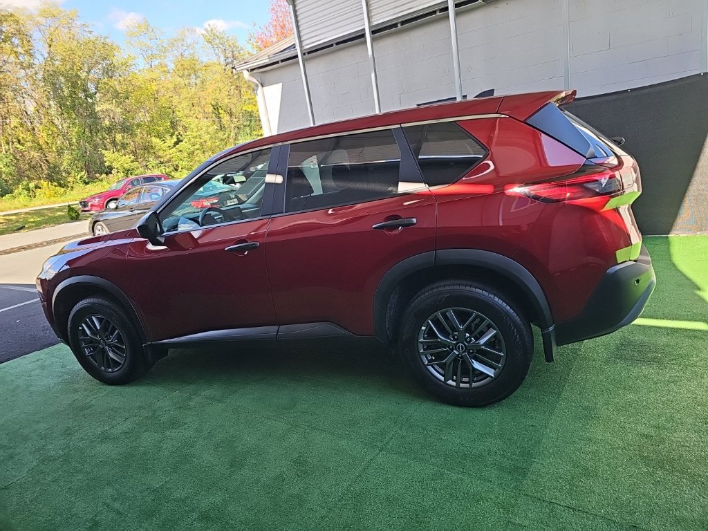 Used 2023 Nissan Rogue S AWD/4WD image 6