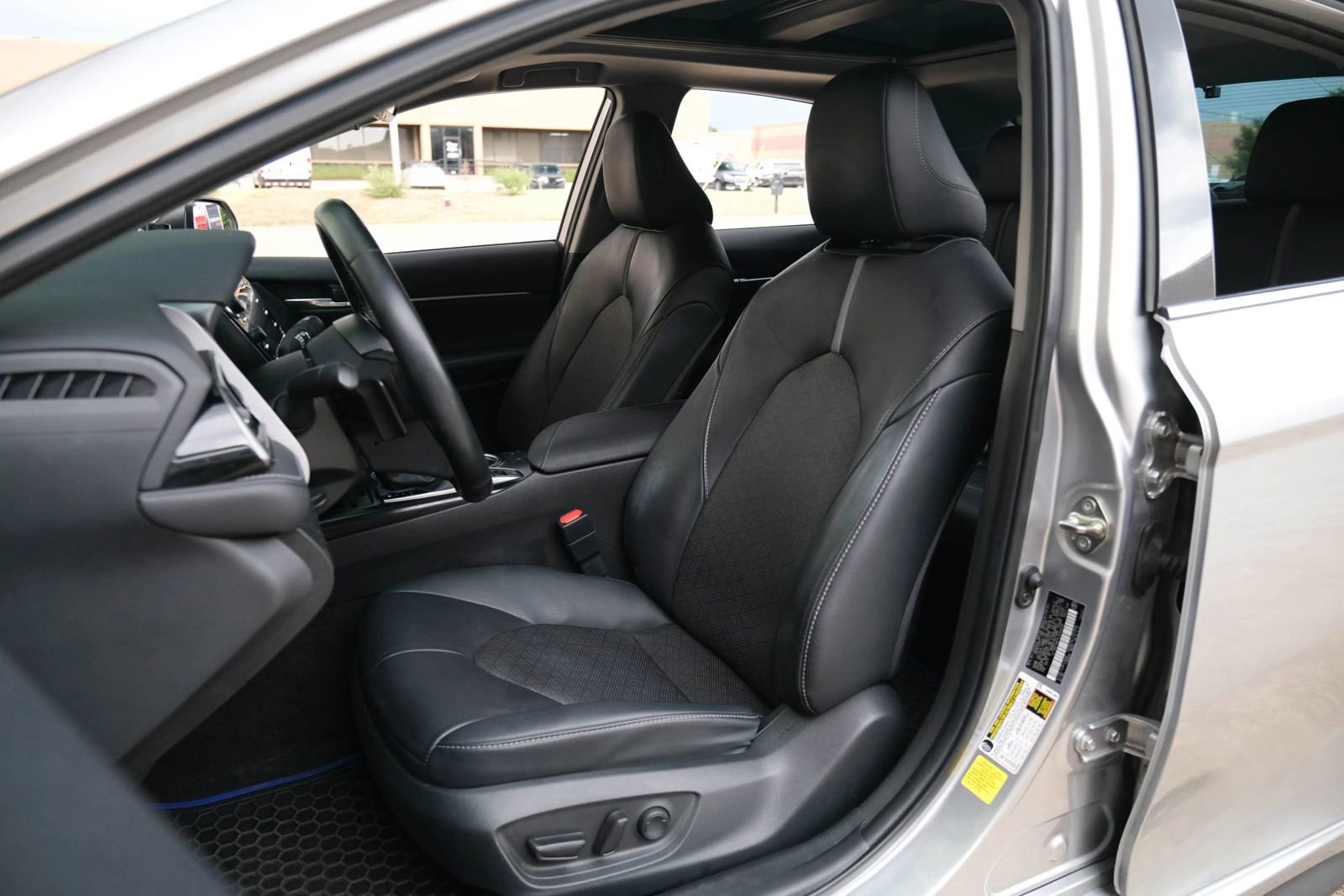 Used 2020 Toyota Camry XSE image 20