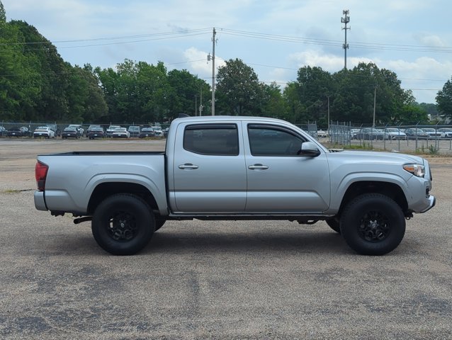 Used 2023 Toyota Tacoma SR AWD/4WD image 4