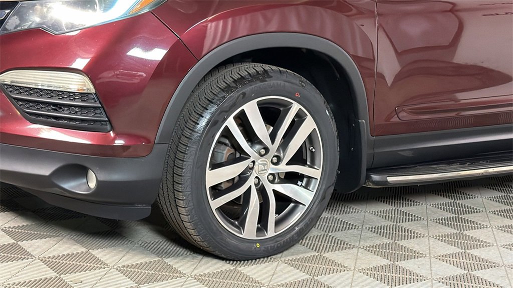 Used 2017 Honda Pilot Elite image 4