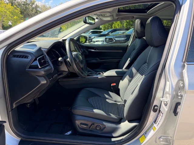 Used 2024 Toyota Camry SE w/ Cold Weather Package FWD image 11