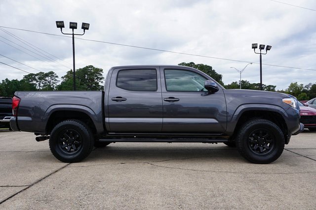Used 2023 Toyota Tacoma SR image 3