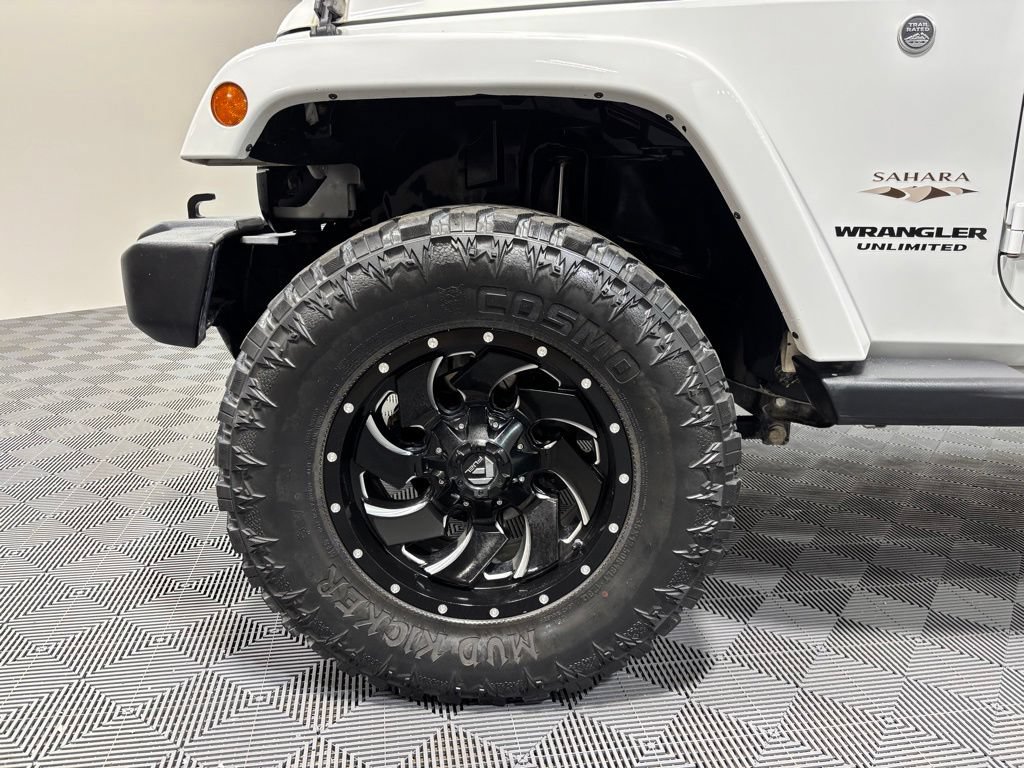 Used 2017 Jeep Wrangler Unlimited Sahara w/ Connectivity Group AWD/4WD image 9