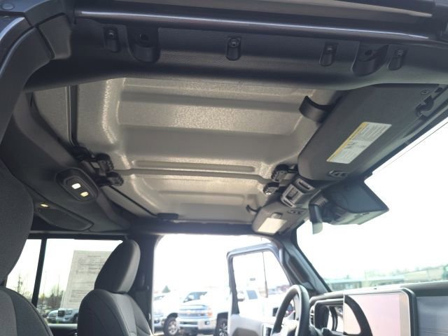 Used 2024 Jeep Gladiator Sport AWD/4WD image 44