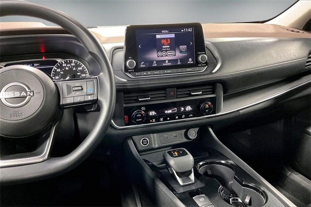 Used 2023 Nissan Rogue SV image 10