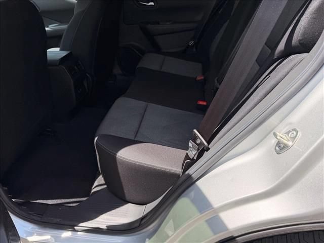 Used 2024 Nissan Rogue SV AWD/4WD image 13