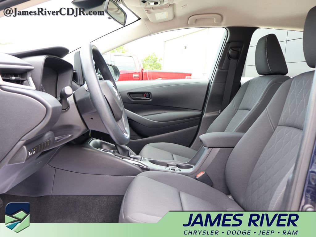 Used 2025 Toyota Corolla LE FWD image 22