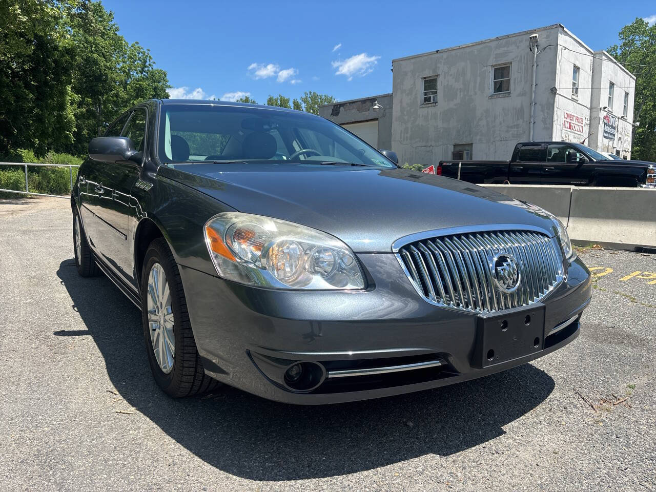 Used 2011 Buick Lucerne CXL w/ Driver Confidence Package FWD image 7