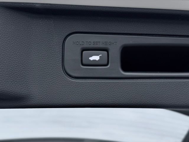 Used 2023 Honda Pilot EX-L image 12