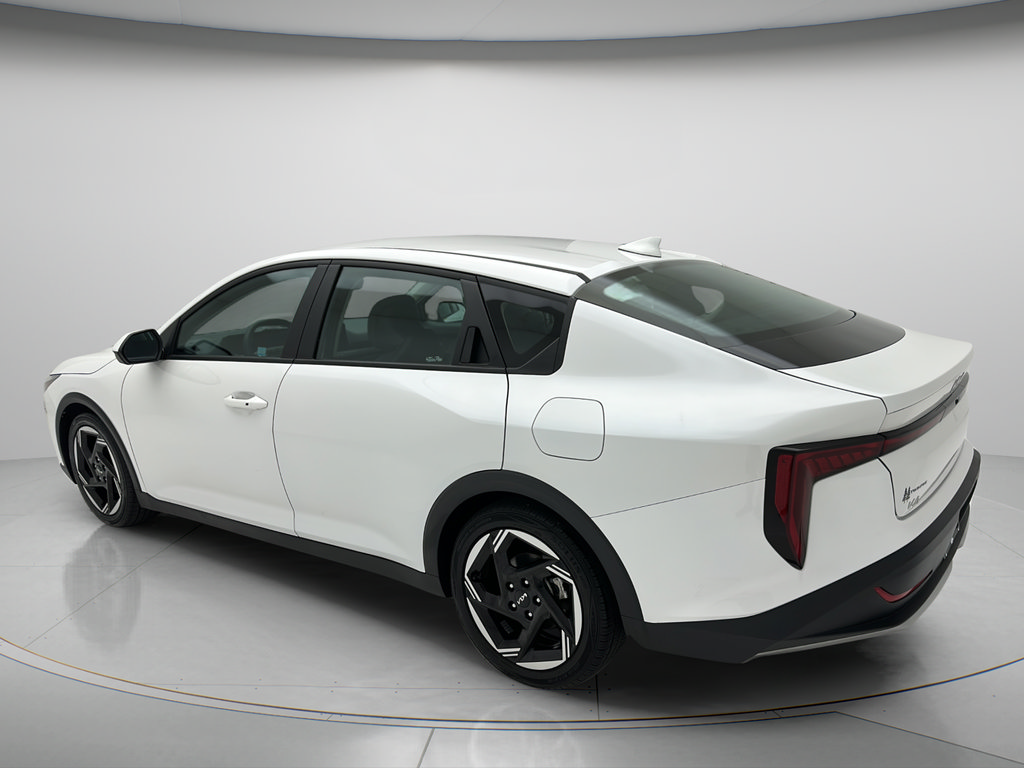 Used 2025 Kia K4 EX FWD image 4