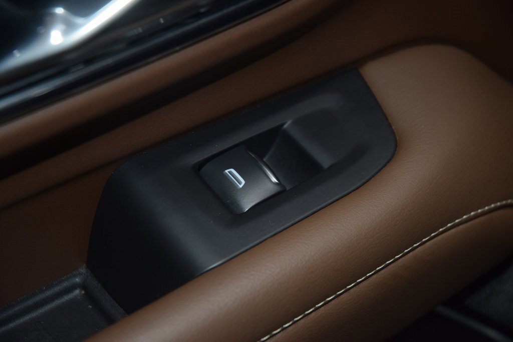 Used 2024 Chevrolet Suburban High Country image 45